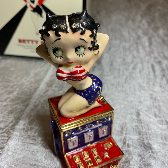 BettyBoop retired Collectionwith Swarovski crystal - Picture 6 of 11